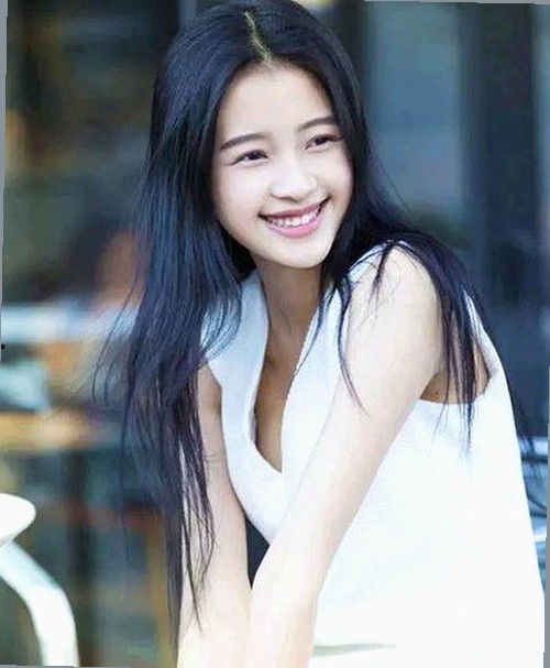 娱乐圈热门事件背后揭秘：国产影视与网络热议现象分析